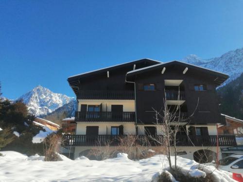 Setting of Les Marmottieres